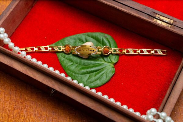 Pedant Rakhi